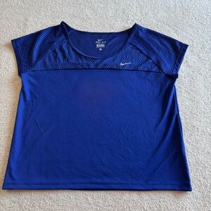 Nike Women's Dri Fit Purple Short Sleeve Scoop Neck  Activewear top Size M Logo